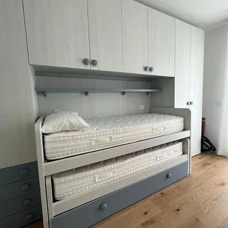 Apartament Sirio 7 *
